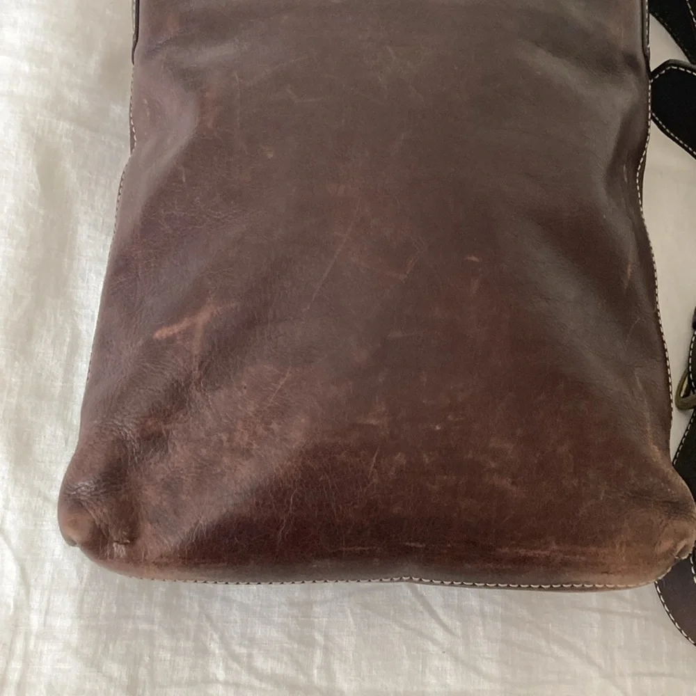 Cole Haan brown leather messenger bag crossbody unisex